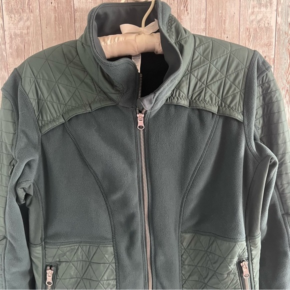 Lululemon Fleecy Keen Jacket II
Fuel Green 10 - Picture 4 of 6